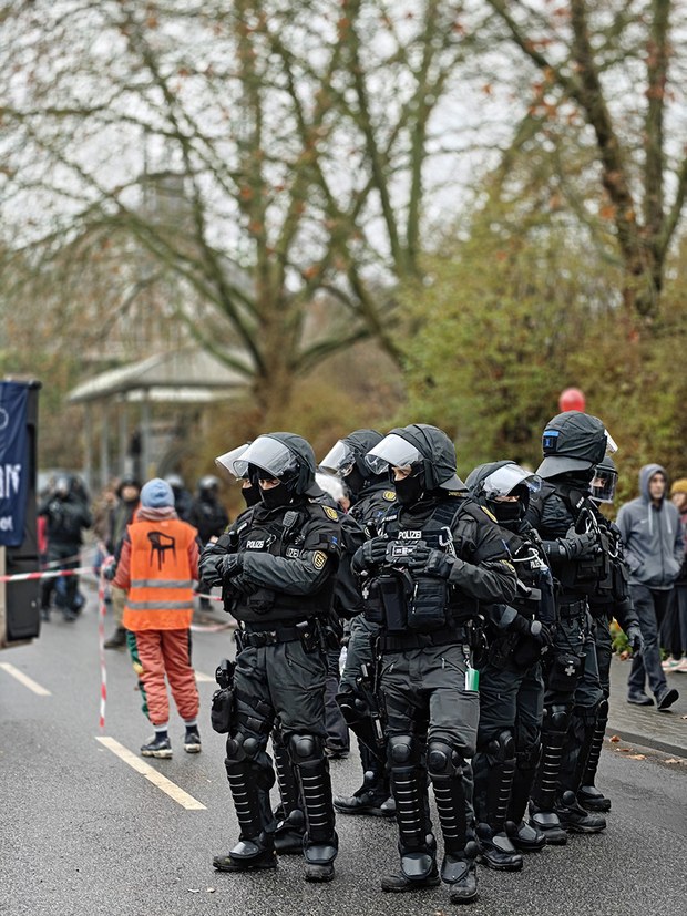 29. November: 50.000 Menschen widersetzen sich dem Faschismus