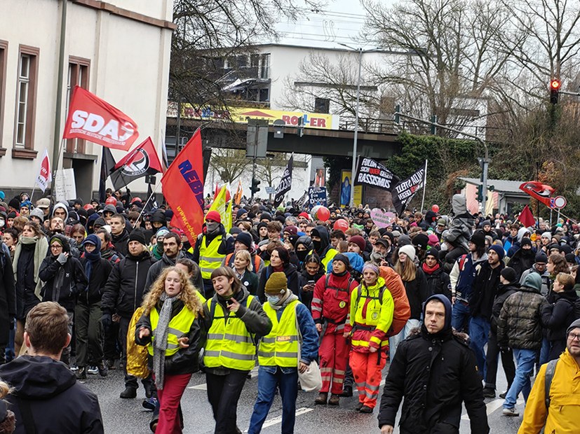 29. November: 50.000 Menschen widersetzen sich dem Faschismus