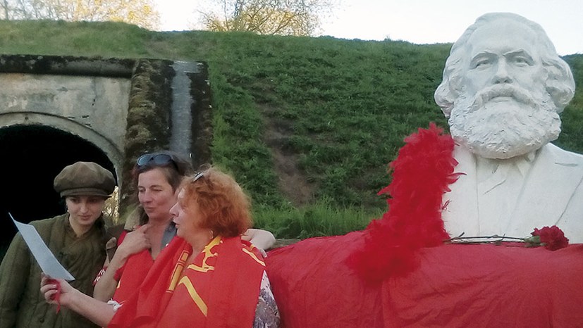 Ein Denkmal für Karl Marx auf den Bastionen von Kronstadt