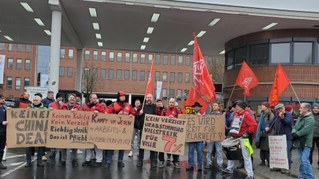 Reaktionen auf die ungeheuren Angriffe bei VW und Mercedes-Benz
