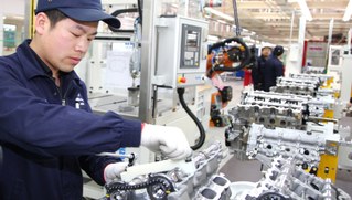 Kampf der Ausbeutungsoffensive von Monopolen und Staat