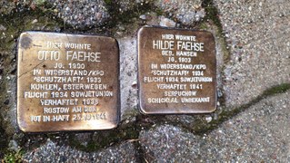 Wie „Stolpersteine“ antikommunistisch missbraucht werden