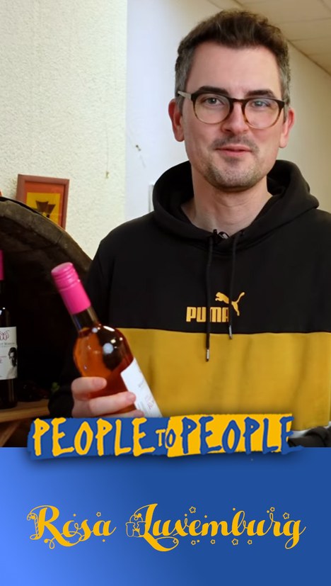 Adventskalender Tag 15: Rosa Luxemburg-Wein