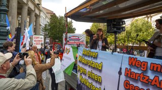 Reportage von den Friedensdemos am 3.10. in Berlin und Stuttgart